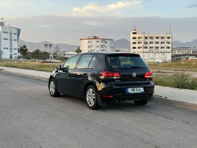 Volkswagen Golf — 6