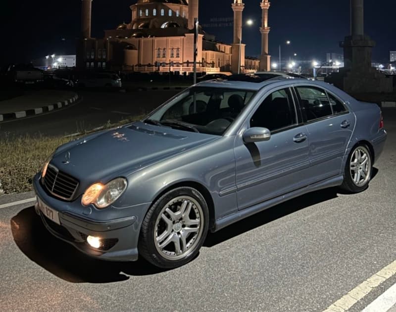 Mercedes-Benz C 200 — 1/10