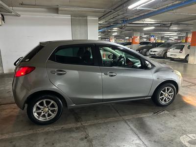 Mazda Demio — 4