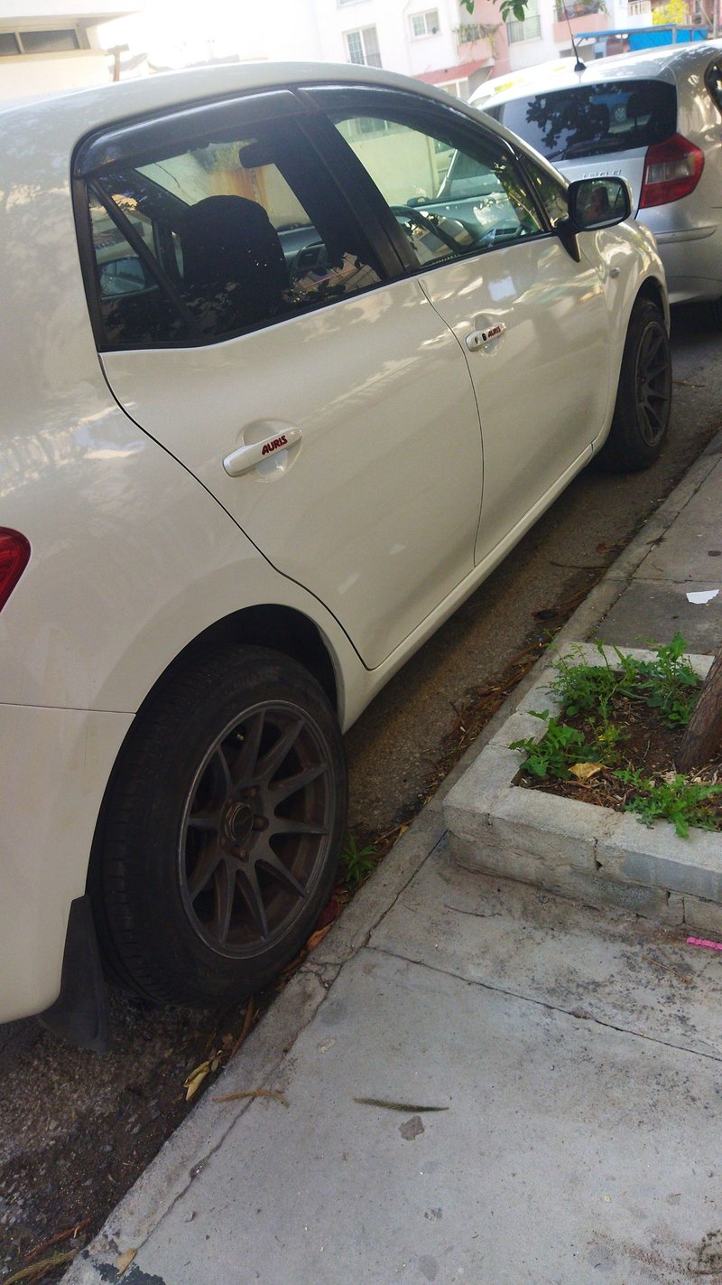 Toyota Auris — 4