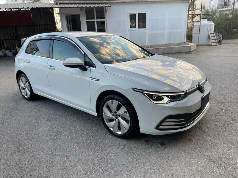 Volkswagen Golf — 1/9