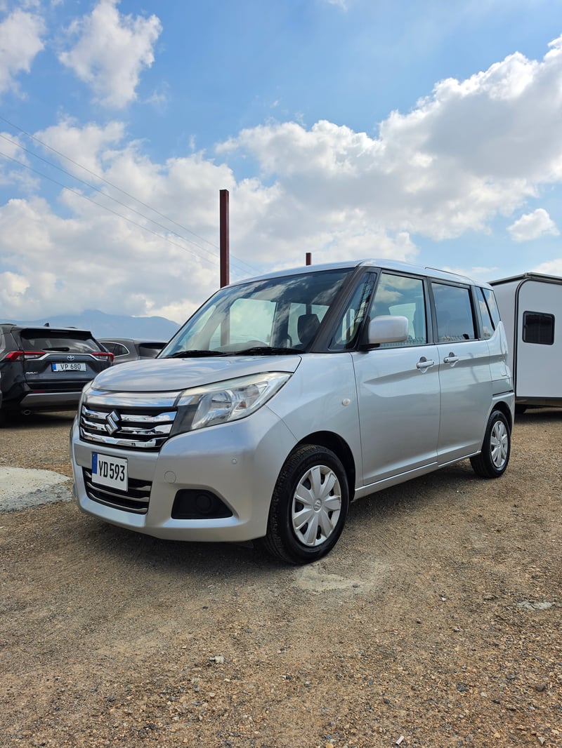Suzuki Solio — 1/9