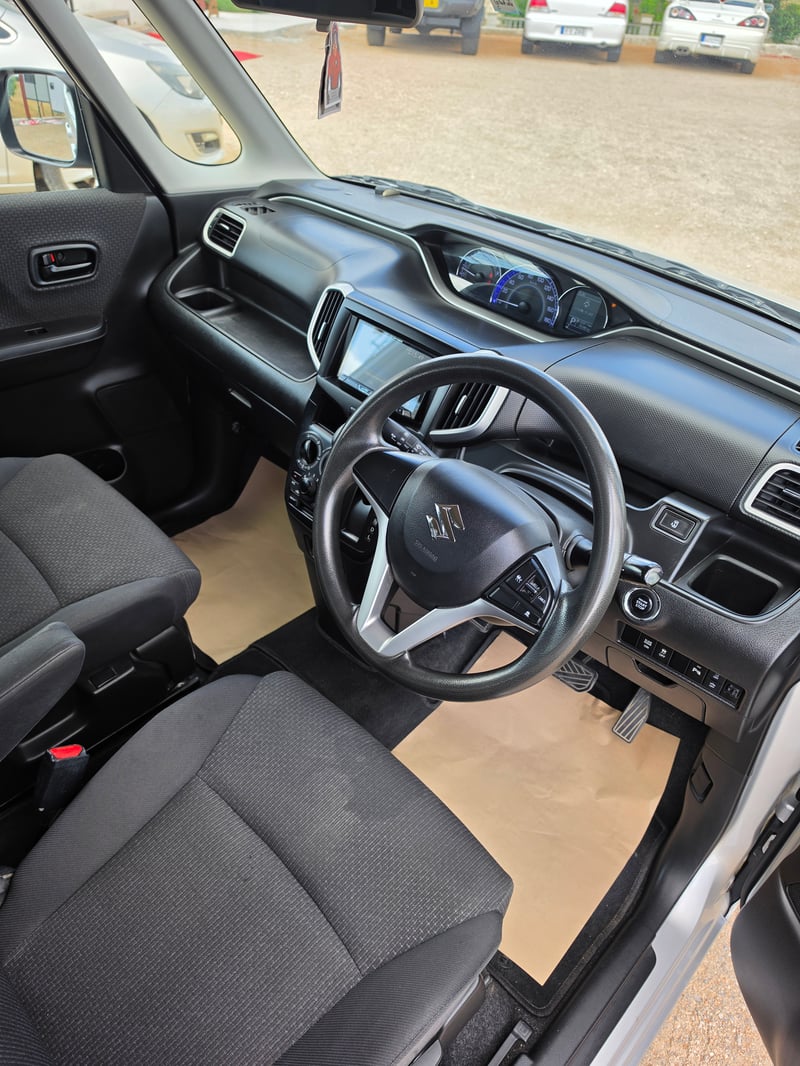 Suzuki Solio — 4
