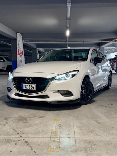 Mazda Axela — 2