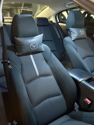 Mazda Axela — 9