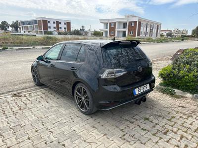 Volkswagen Golf — 3