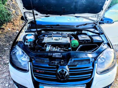Volkswagen Golf — 3