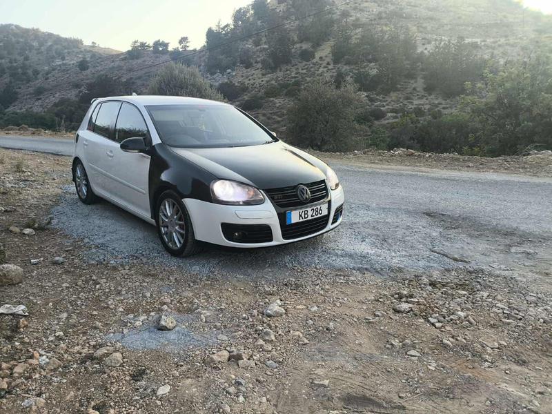 Volkswagen Golf — 1/4