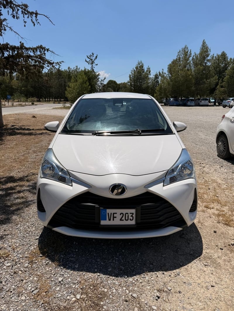 Toyota Vitz — 8