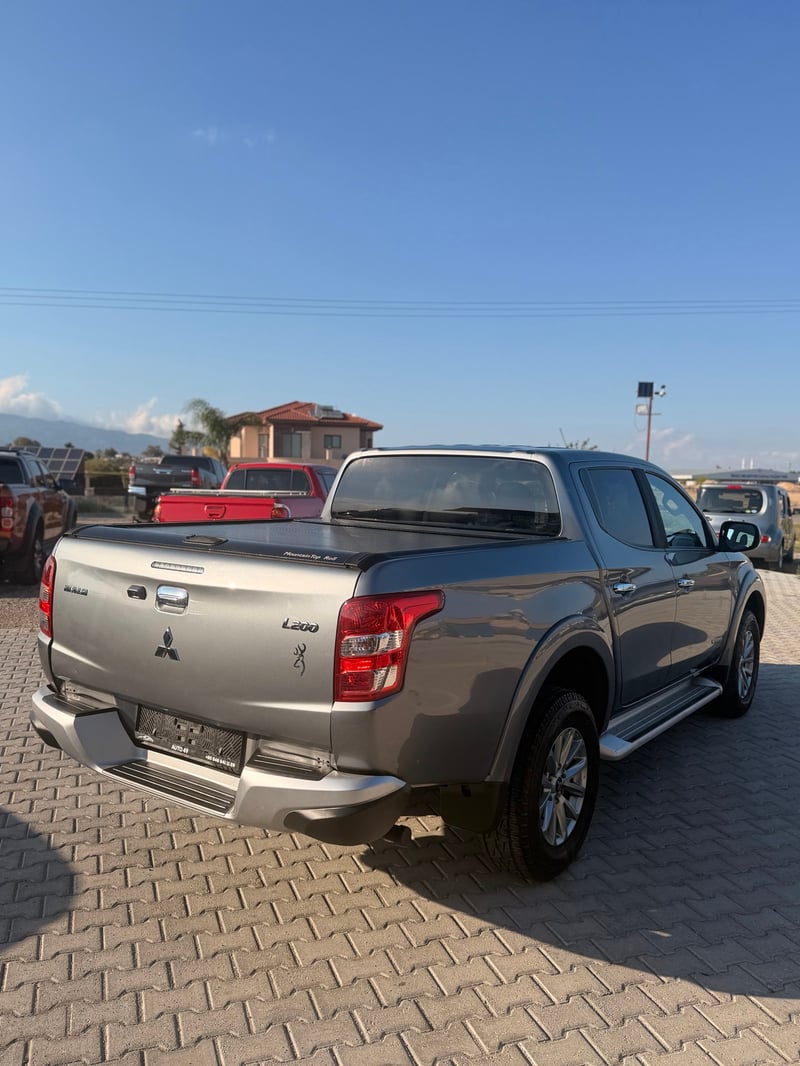 Mitsubishi L200 — 3