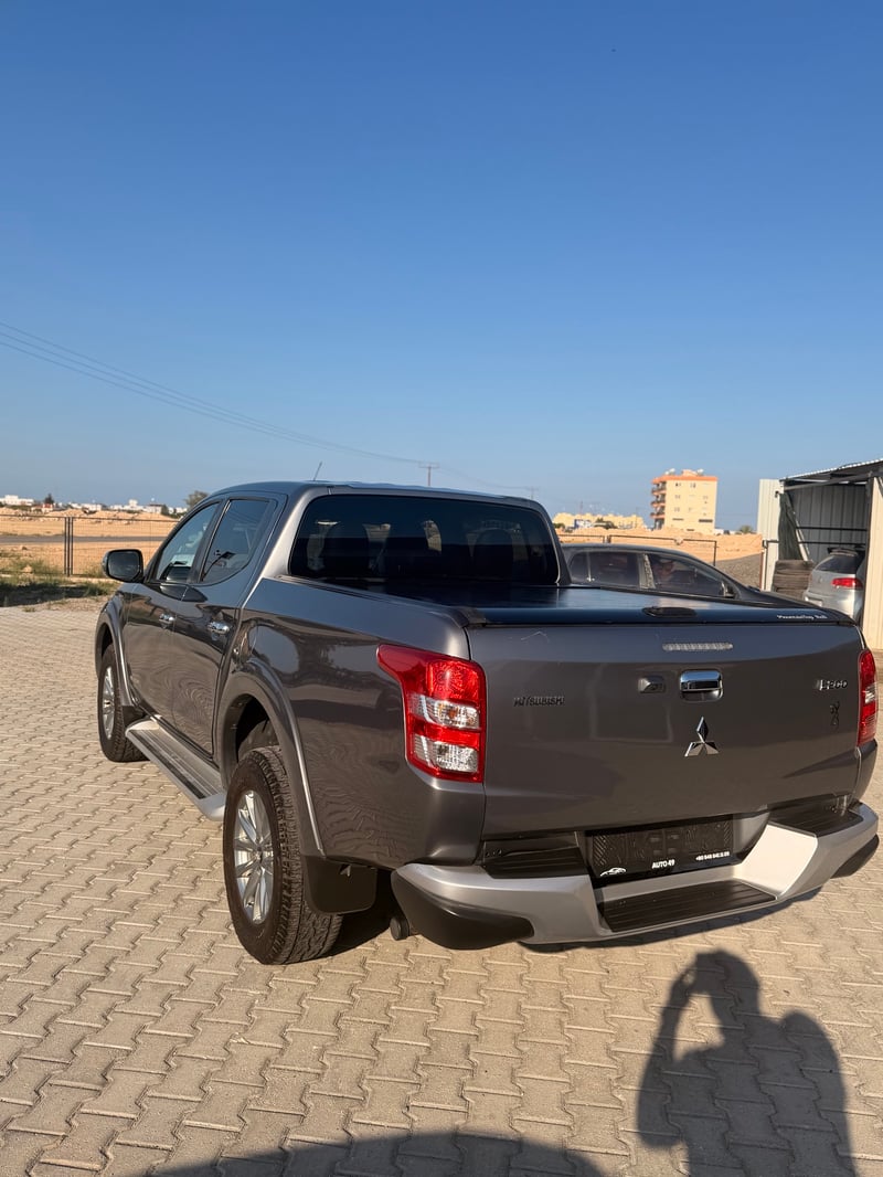 Mitsubishi L200 — 4