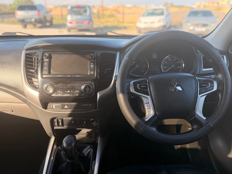 Mitsubishi L200 — 5