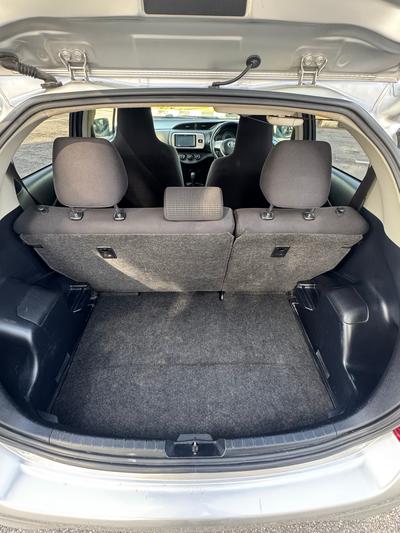 Toyota Vitz — 9
