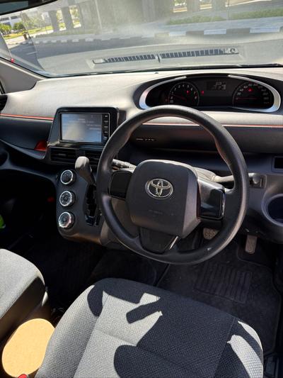 Toyota Sienta — 7