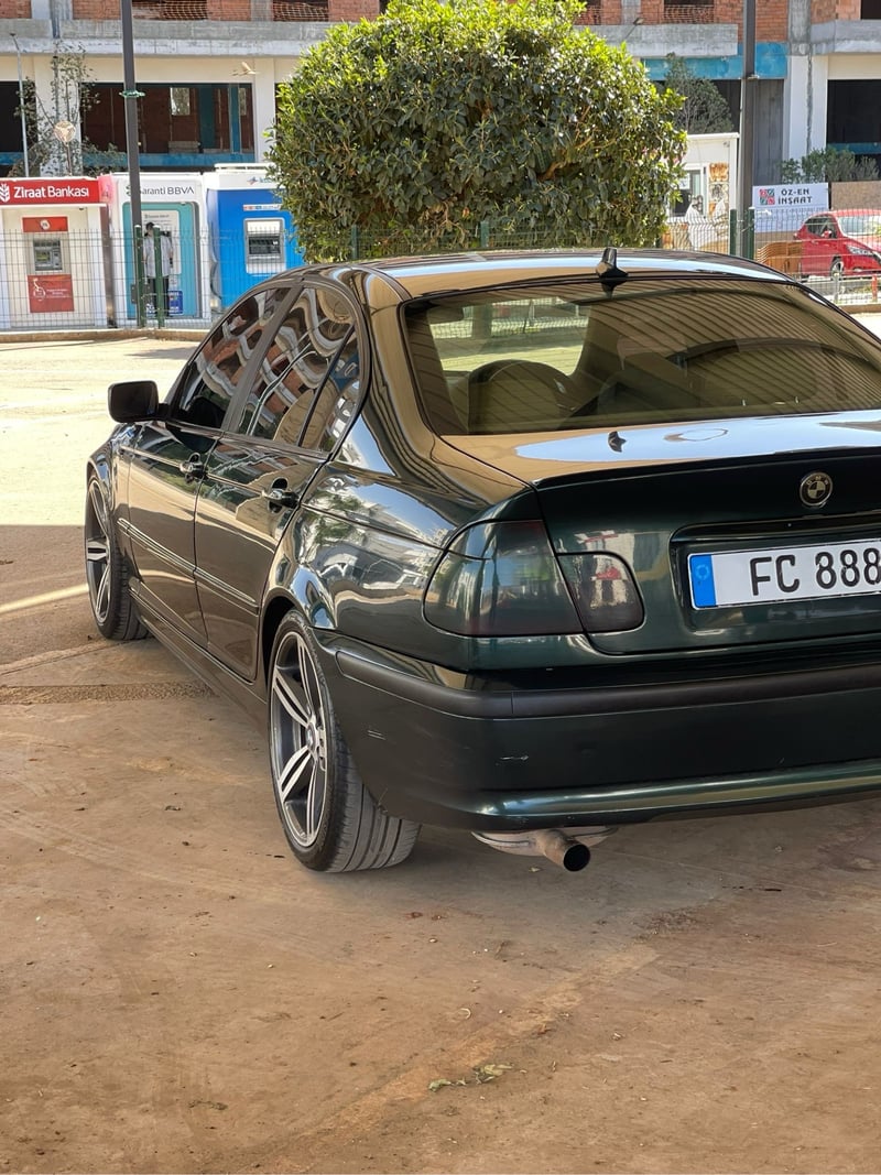 2002 BMW 318i