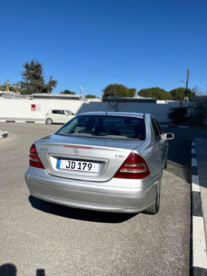 Mercedes-Benz C 200