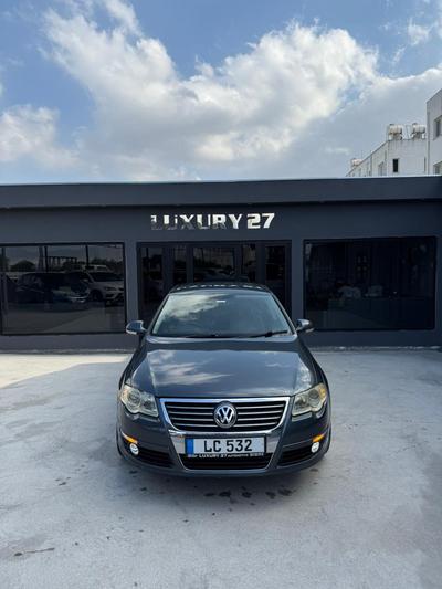 Volkswagen Passat — 2