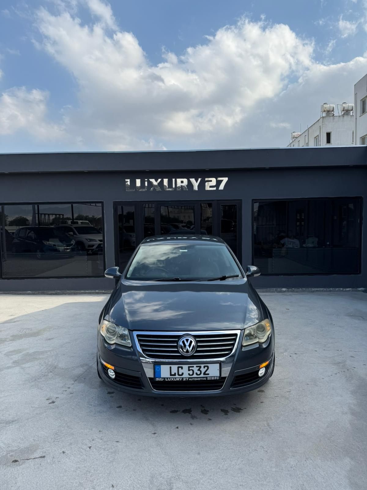 2010 Volkswagen Passat 2