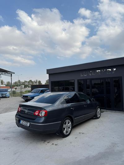 Volkswagen Passat — 9