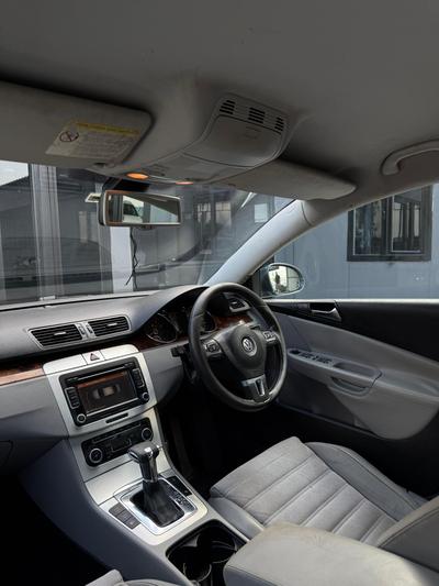 Volkswagen Passat — 10