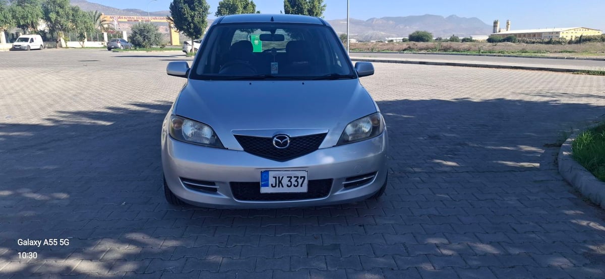 2004 Mazda Demio