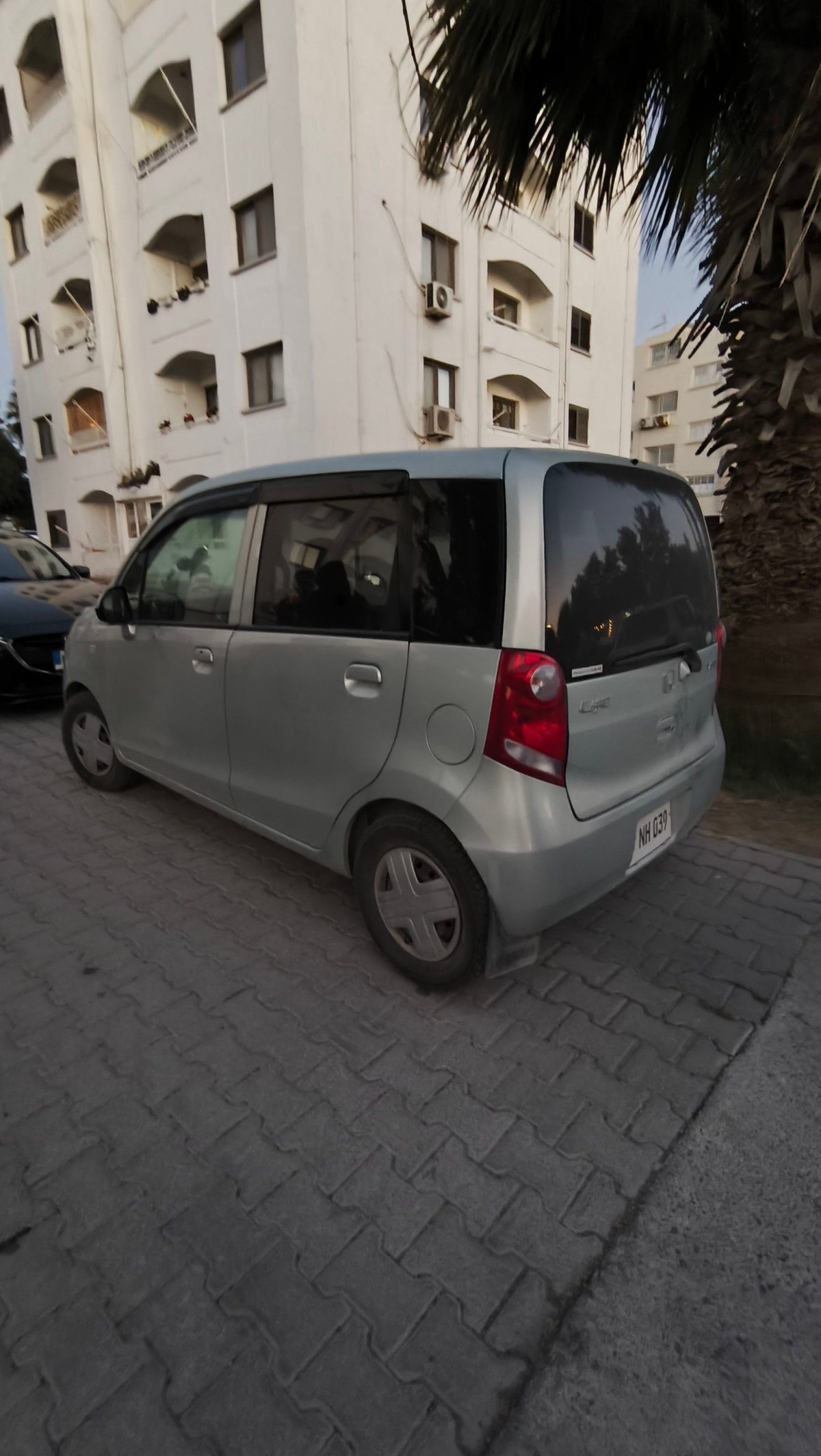 2010 Honda Life 3