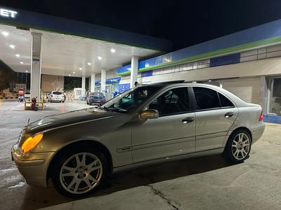Mercedes-Benz C 200 — 4