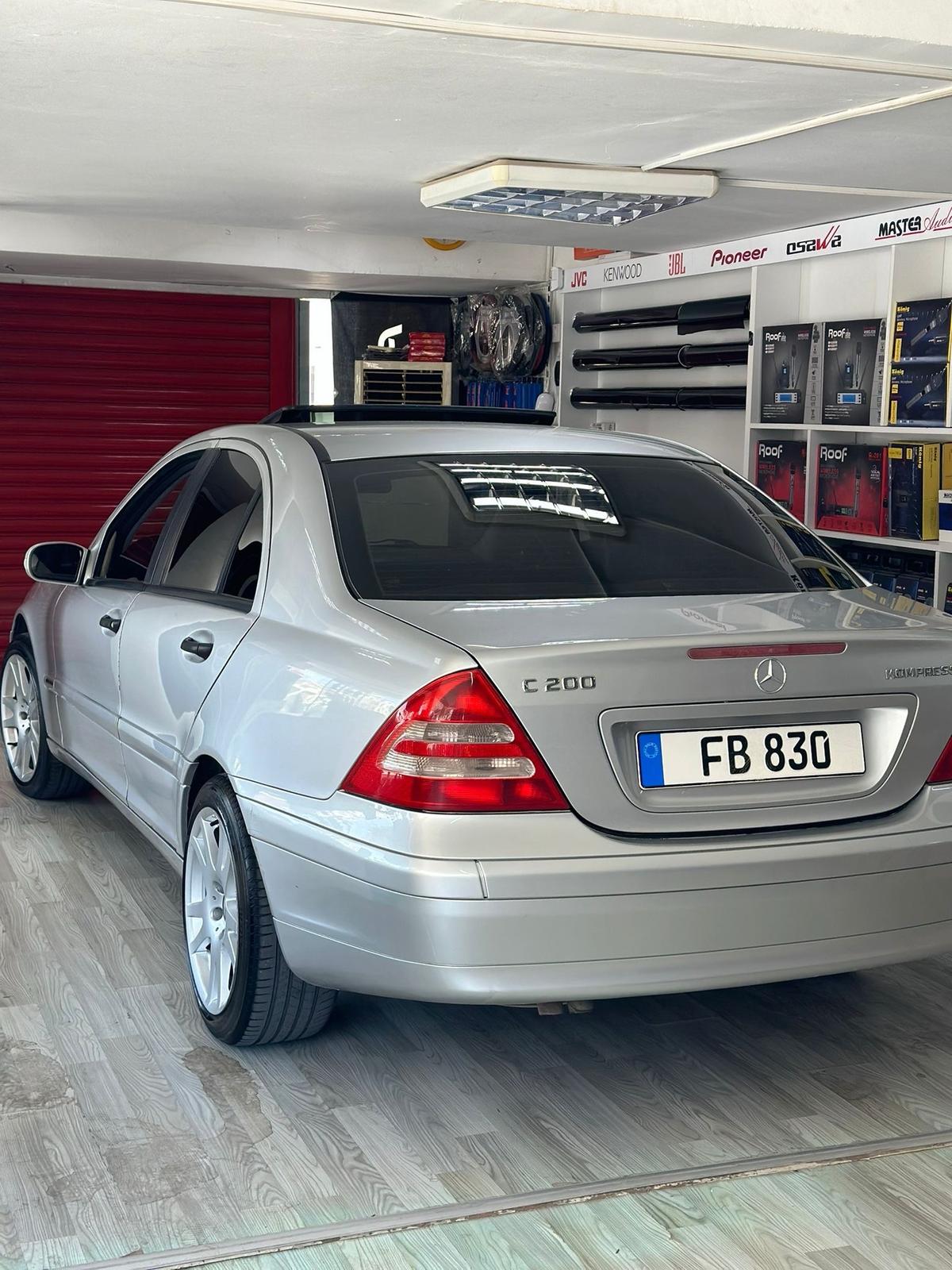 2001 Mercedes-Benz C 200 8