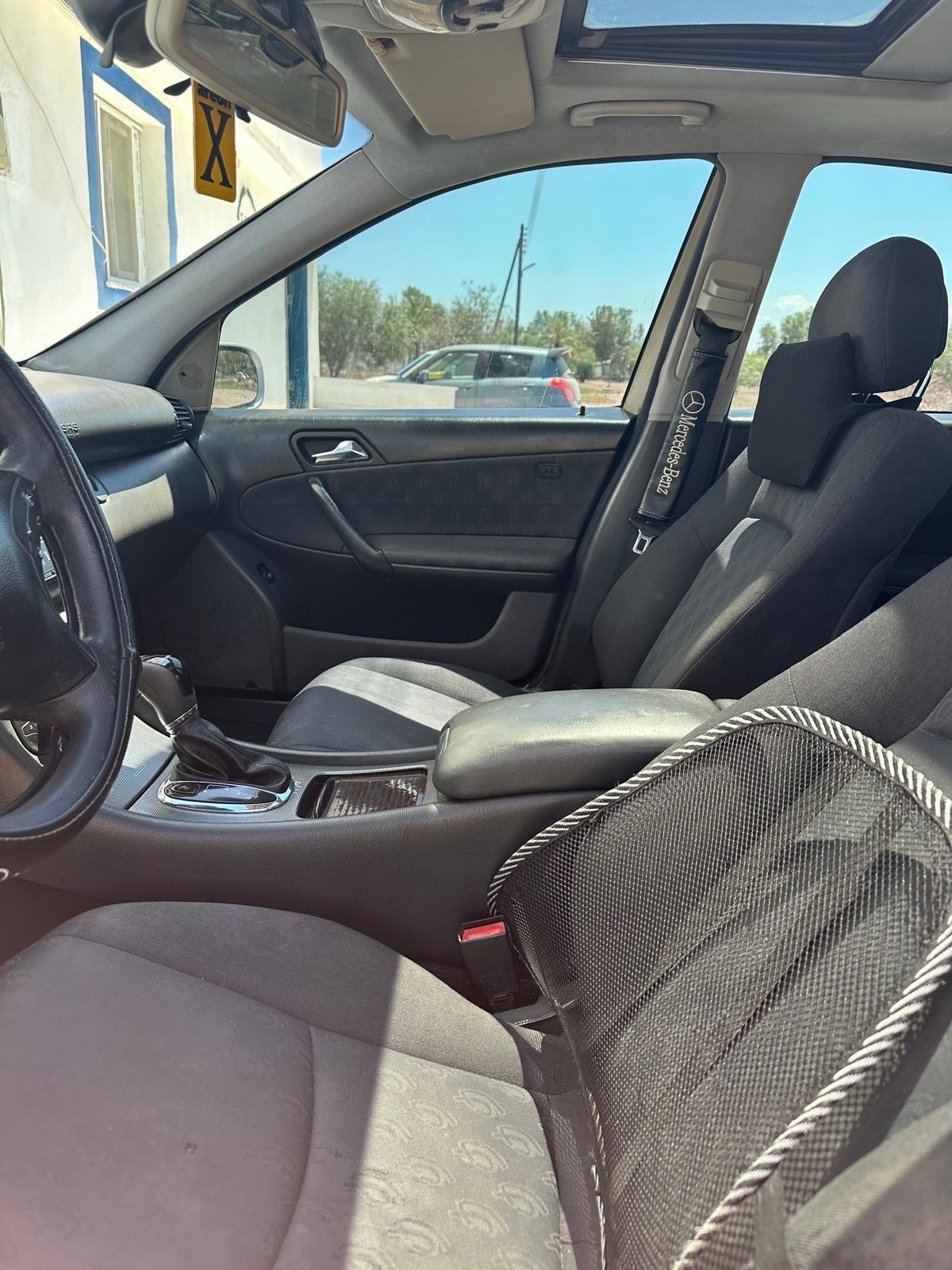 2001 Mercedes-Benz C 200 10