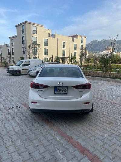 Mazda Axela — 2
