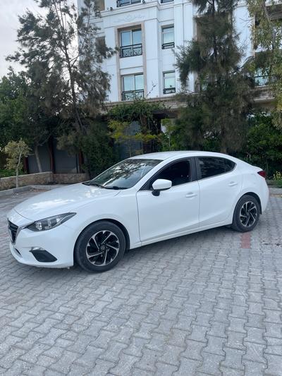 Mazda Axela — 3