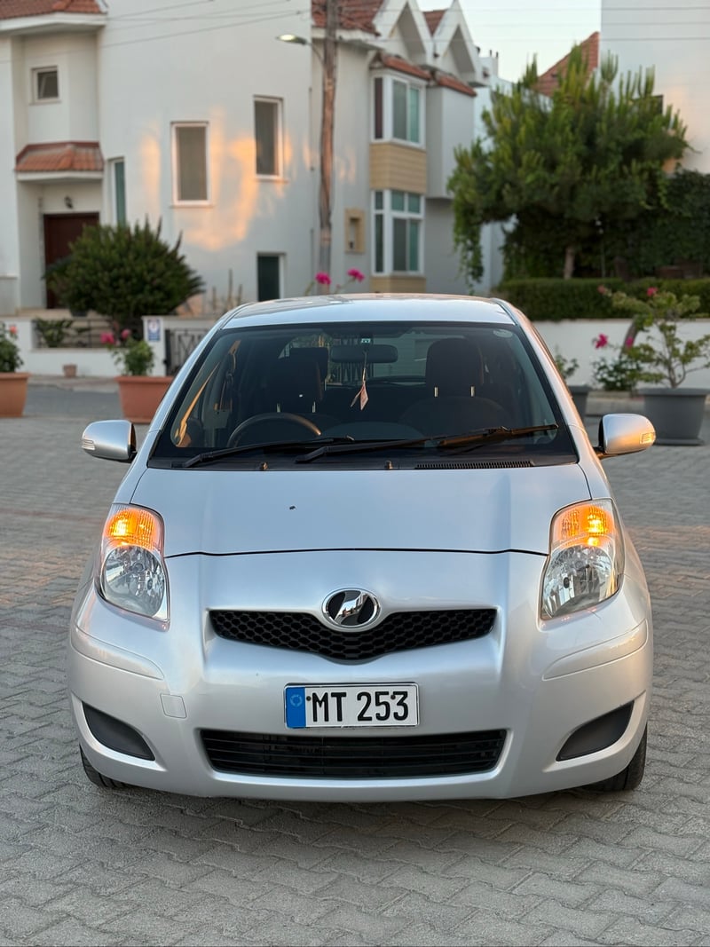 Toyota Vitz — 2
