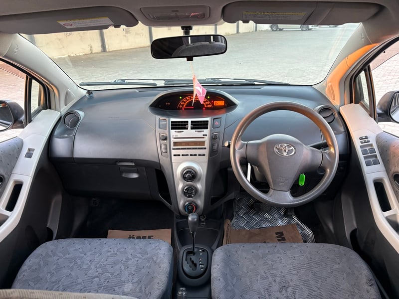 Toyota Vitz — 6