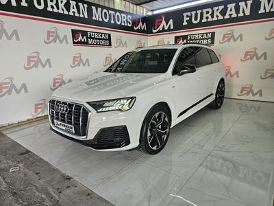 Audi Q7 — 1