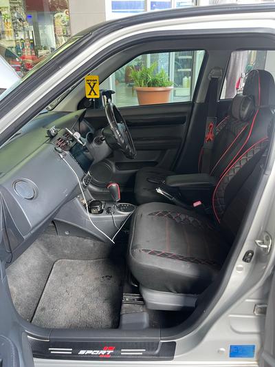 Suzuki Swift — 6