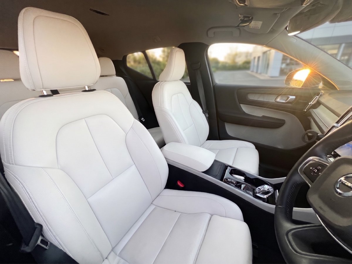 2021 Volvo XC40 6