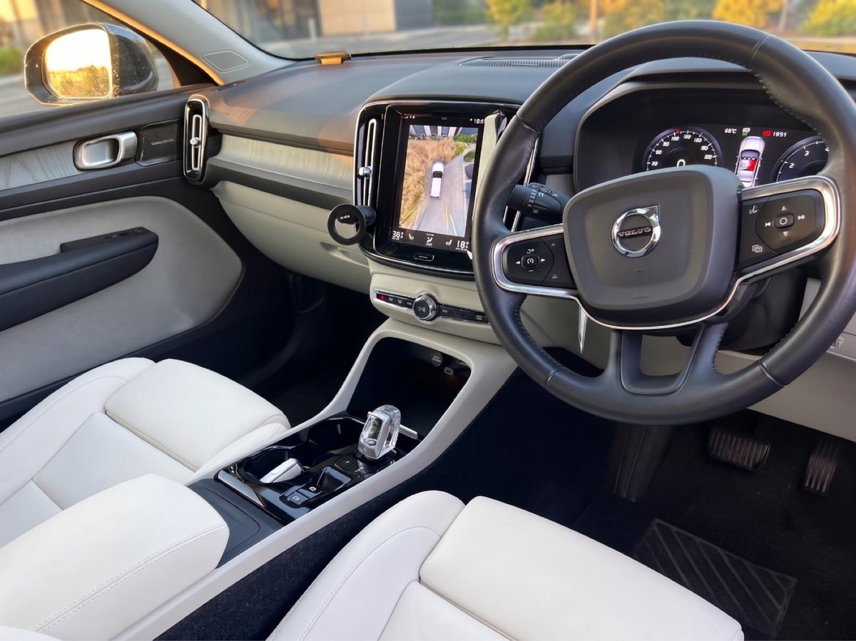 2021 Volvo XC40 7
