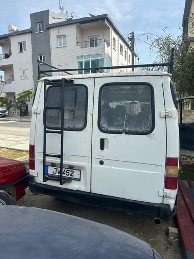 Ford Transit — 4