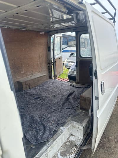 Ford Transit — 6