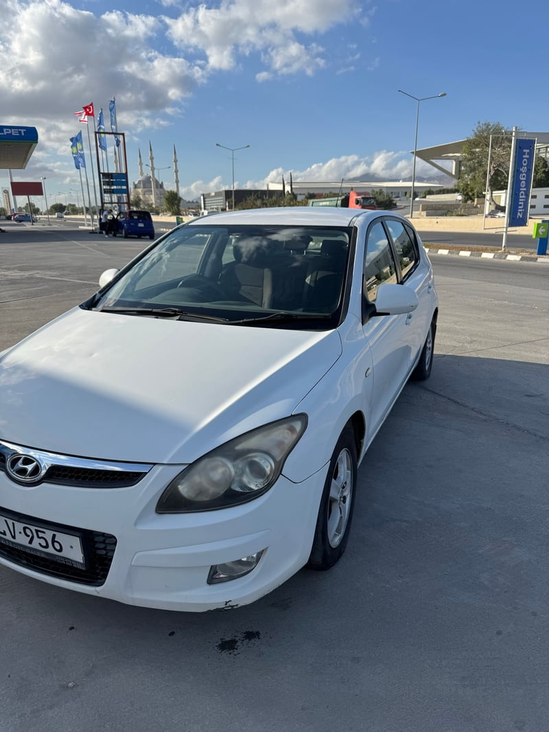 Hyundai i30 — 1/5