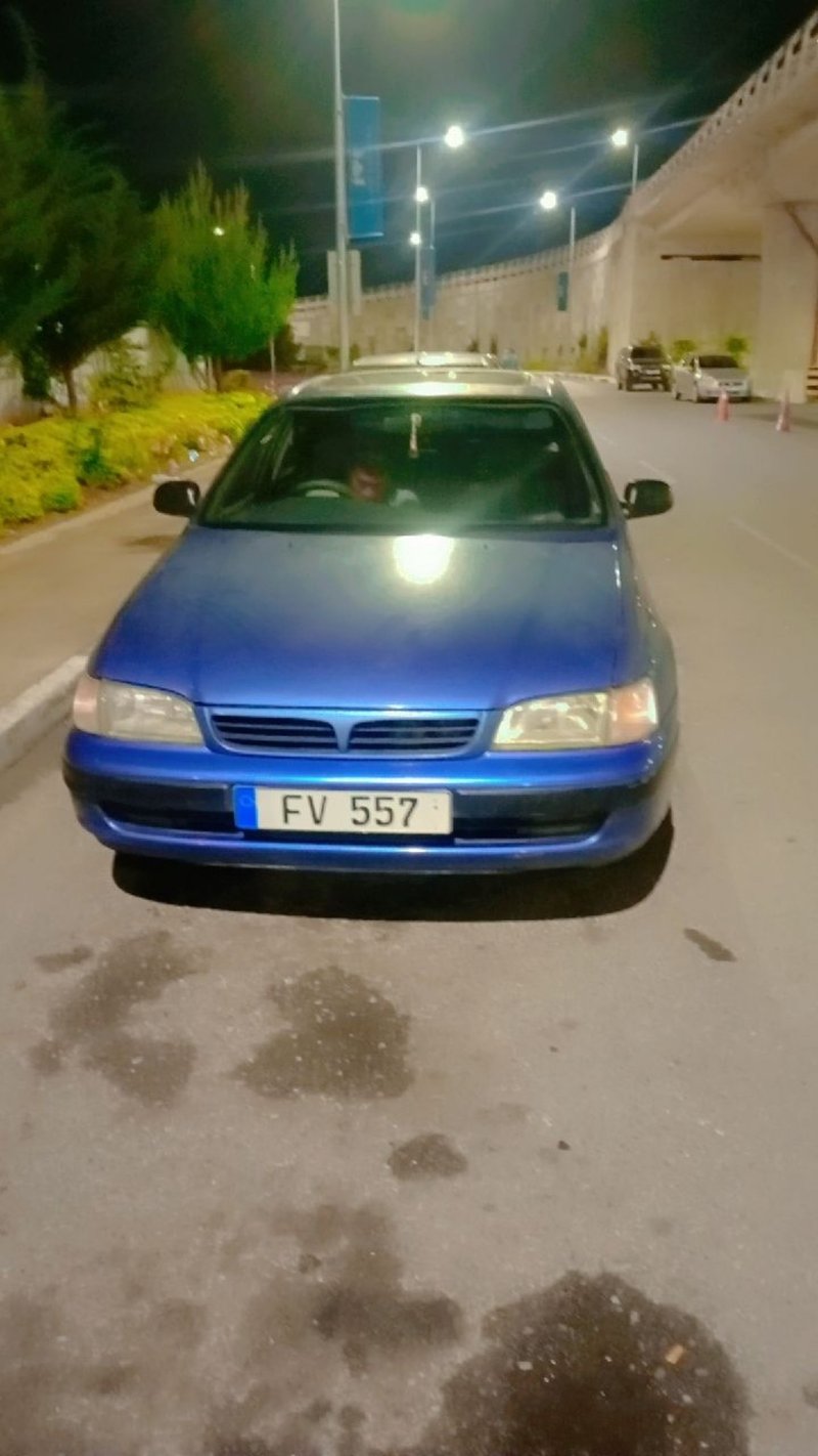 Toyota Carina E — 2