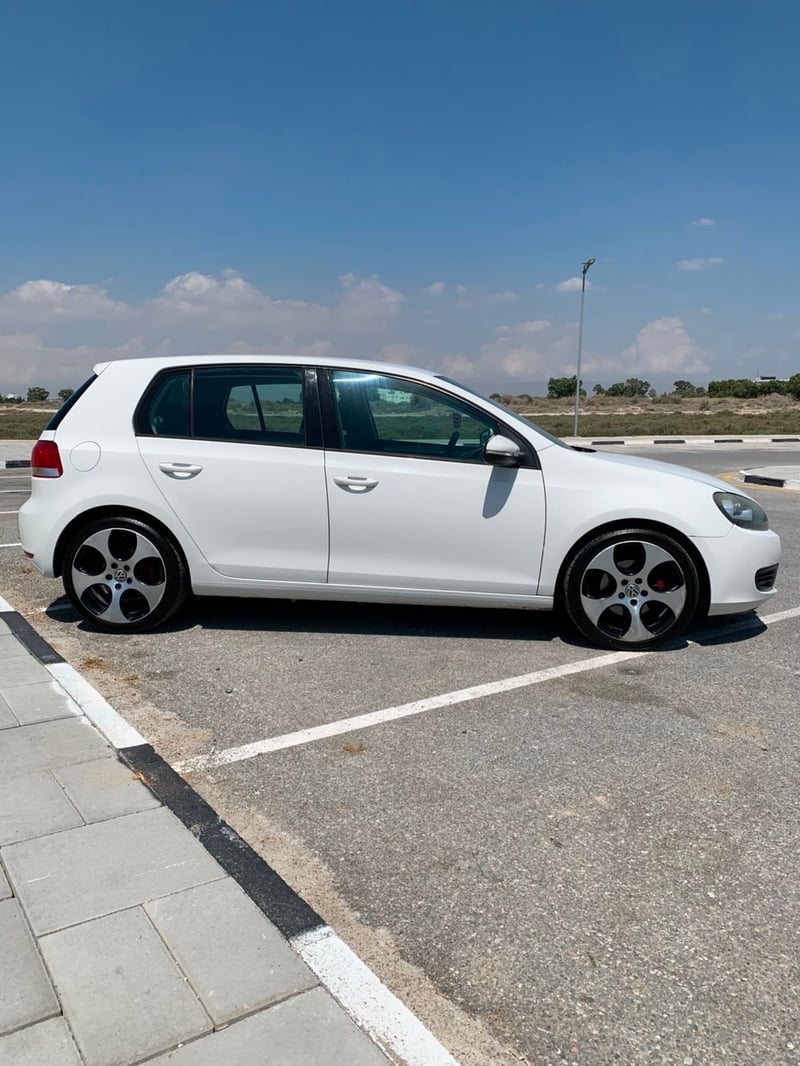 Volkswagen Golf — 4