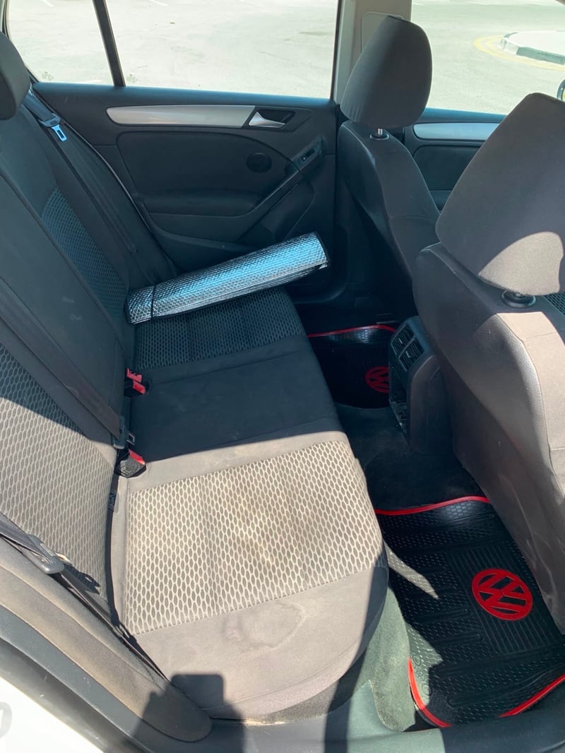 Volkswagen Golf — 6
