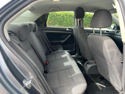 Volkswagen Jetta — 8
