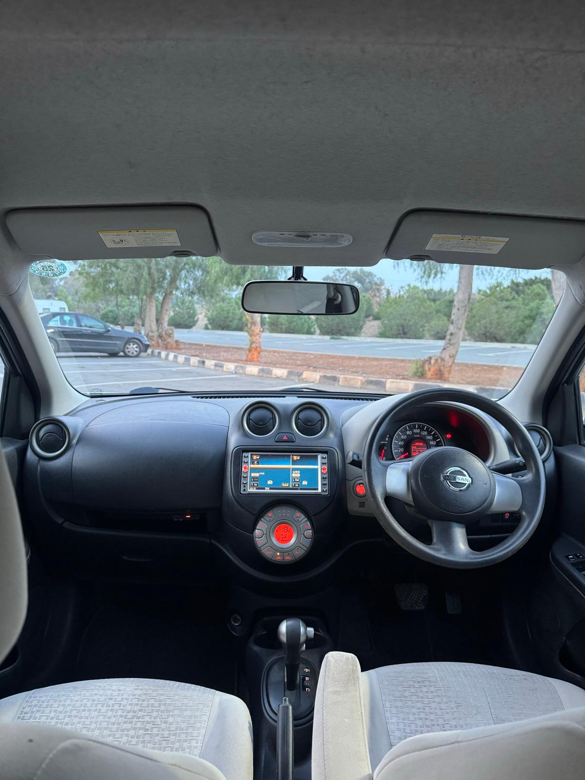 2011 Nissan March 7