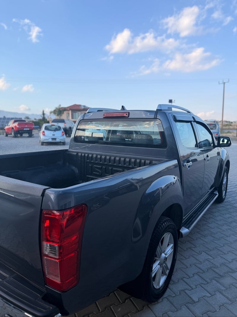 Isuzu D-MAX — 3