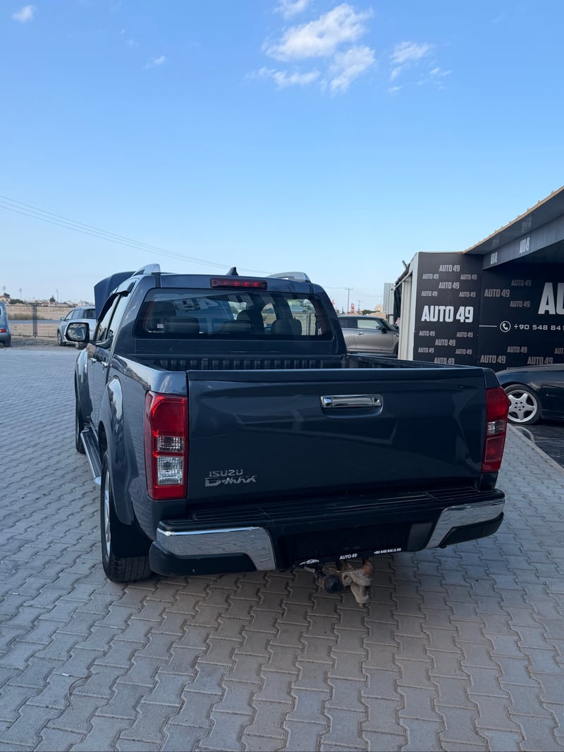 Isuzu D-MAX — 5