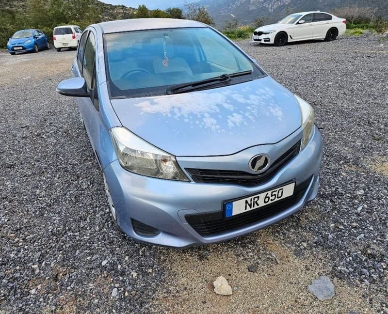 Toyota Vitz — 1/6