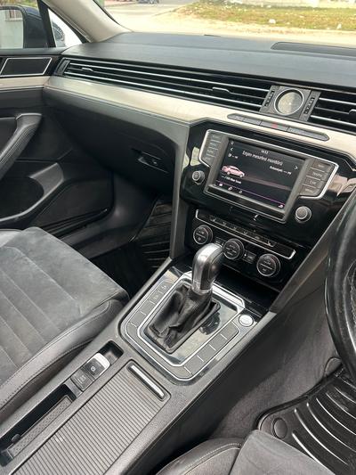 Volkswagen Passat — 8