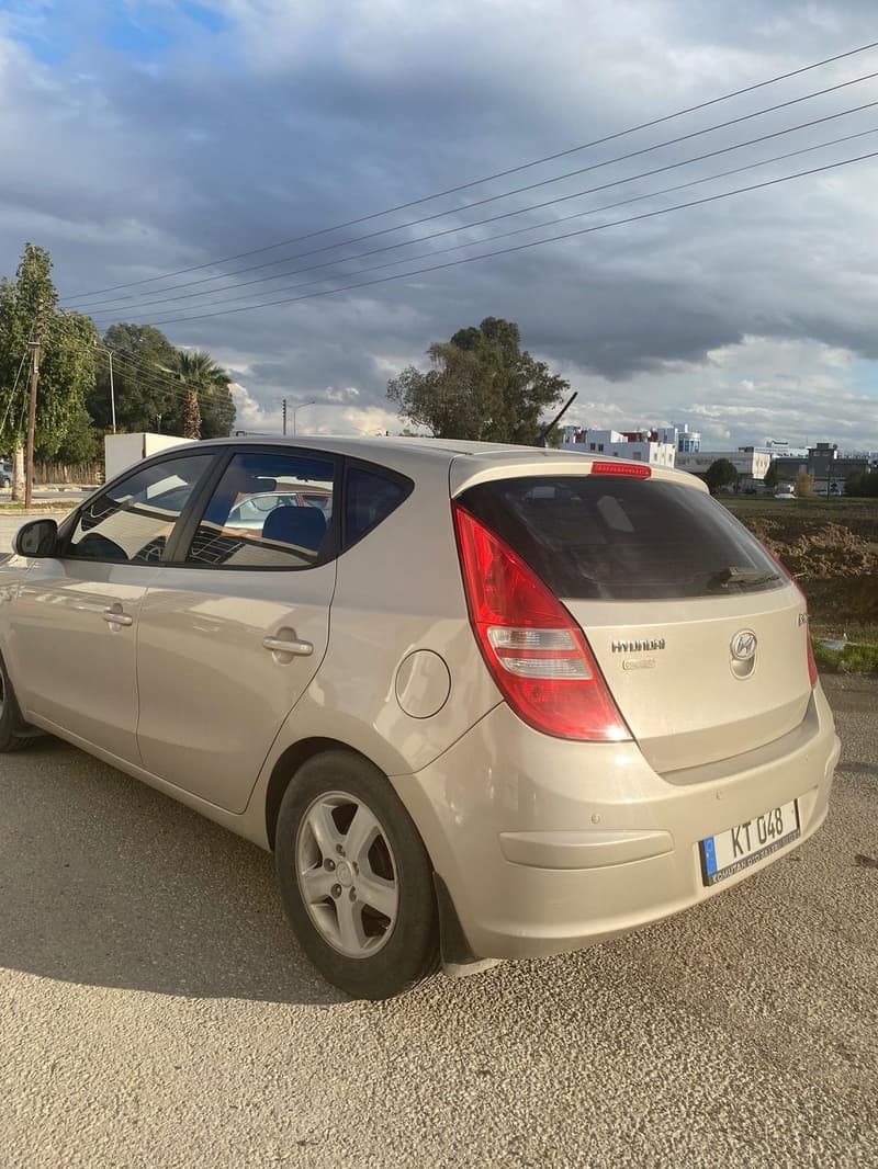 Hyundai i30 — 1/3